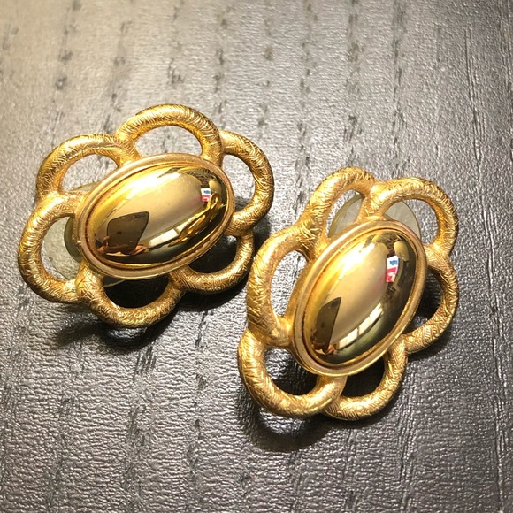Monet Jewelry - 80’s Shine and Matte Gold Earrings